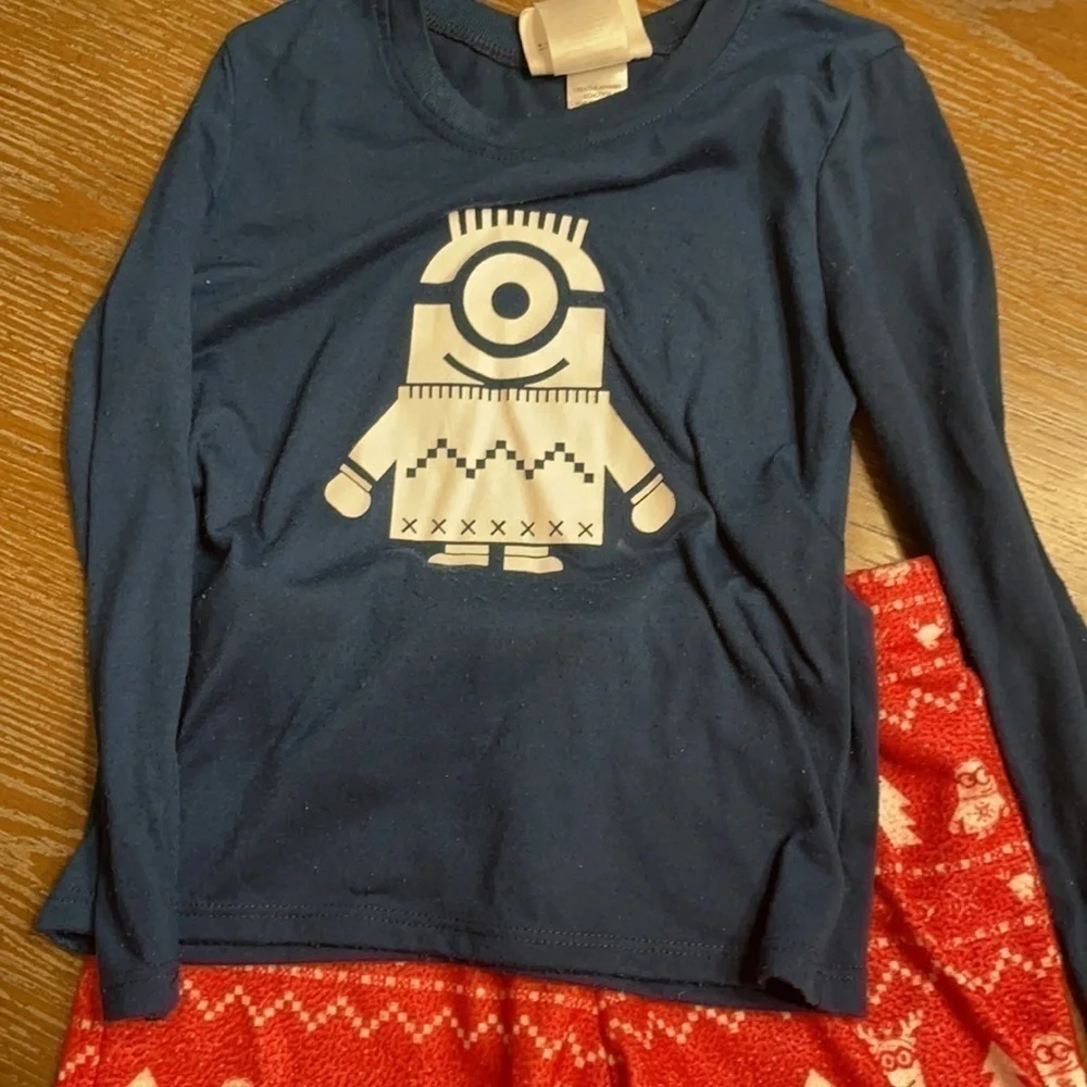 EUC Minion Holiday Pajama Set